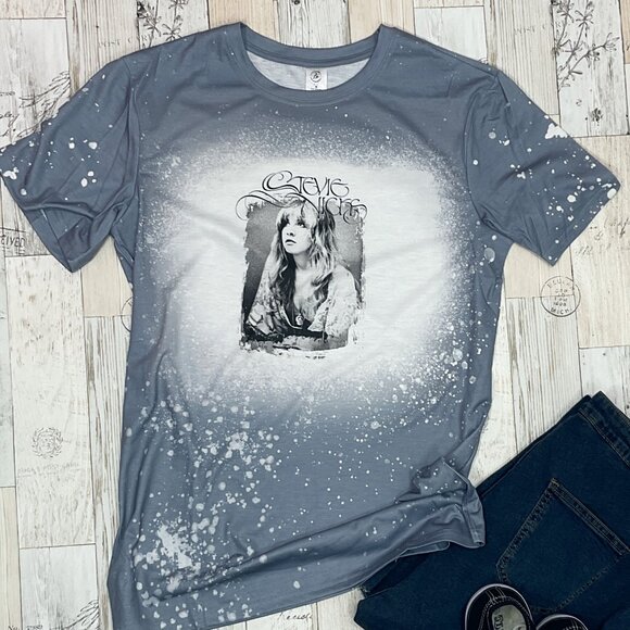 Stevie Graphic Tee - Picture 1 of 2